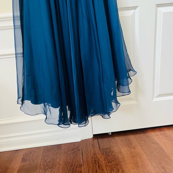 Sherri Hill Elegant Navy beaded Gown size 00 - Picture 12 of 12